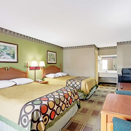 Super 8 Newnan Hotel Eksteriør billede