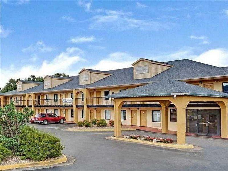 Super 8 Newnan Hotel Eksteriør billede