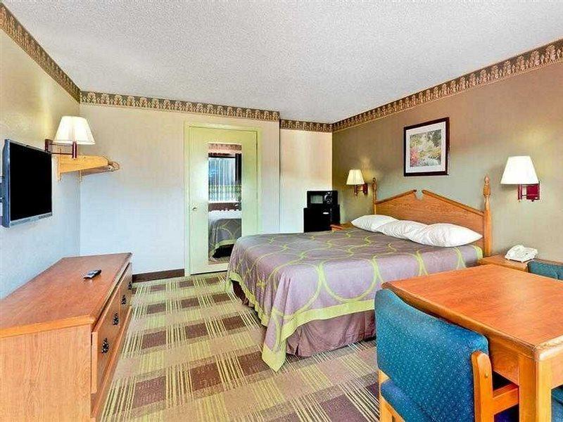 Super 8 Newnan Hotel Eksteriør billede