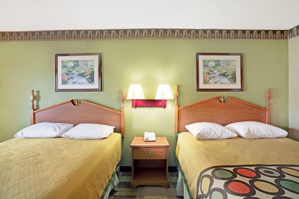 Super 8 Newnan Hotel Eksteriør billede