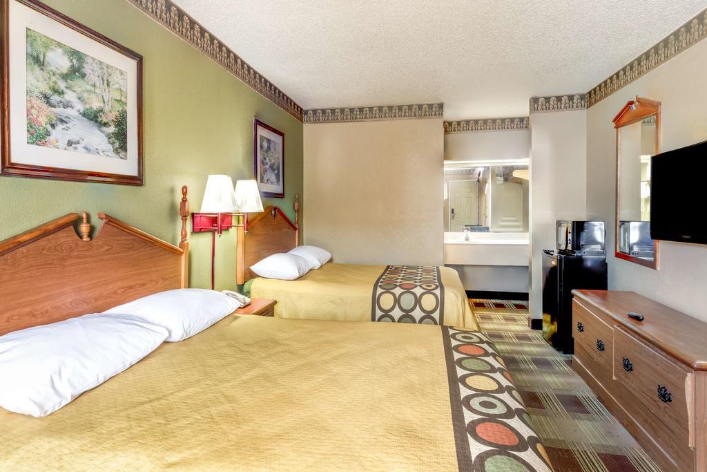 Super 8 Newnan Hotel Eksteriør billede