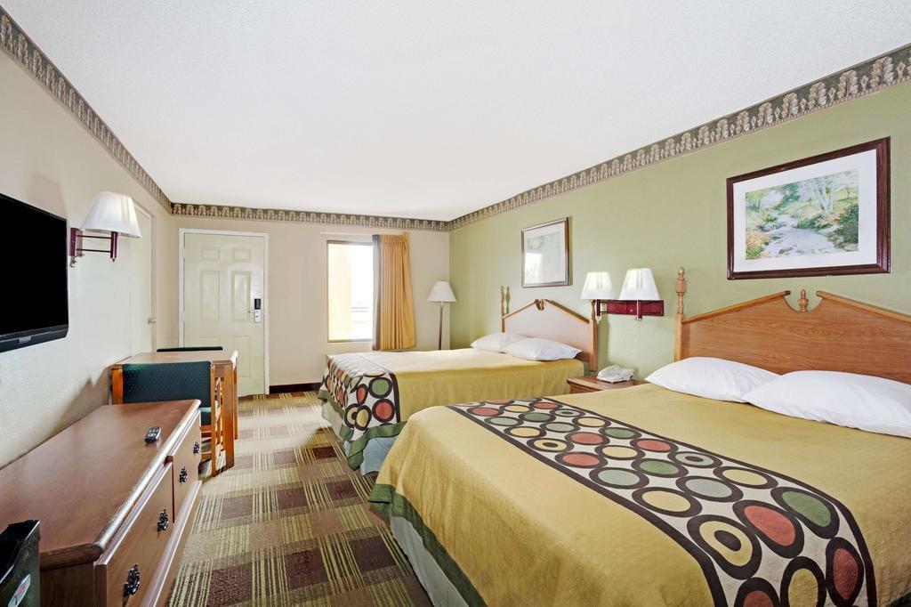 Super 8 Newnan Hotel Eksteriør billede